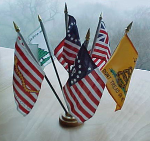 Historic Flag Desk Set